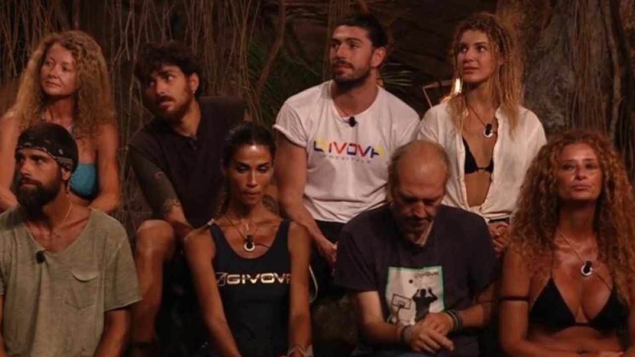 concorrente isola dei famosi offesa e molestata