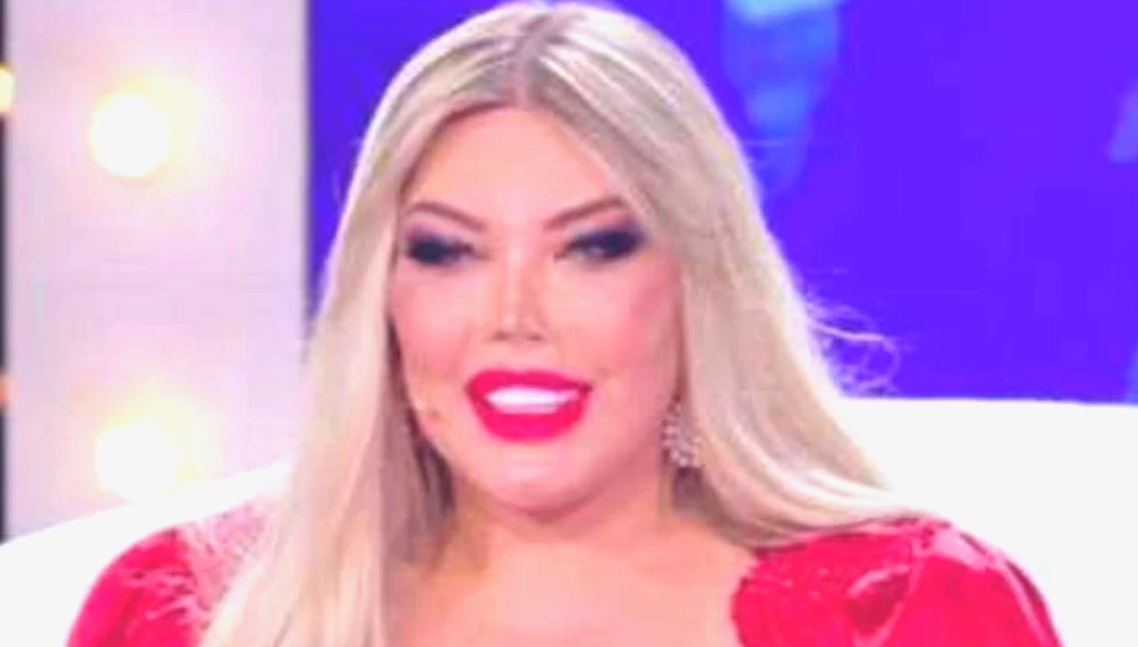 Jessica Alves durante un'ospitata televisiva