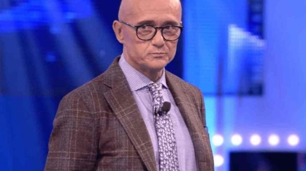 Alfonso Signorini in studio al GF Vip