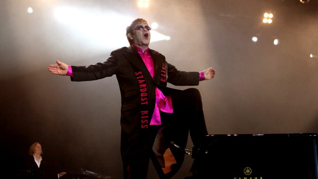 Elton John  in concerto