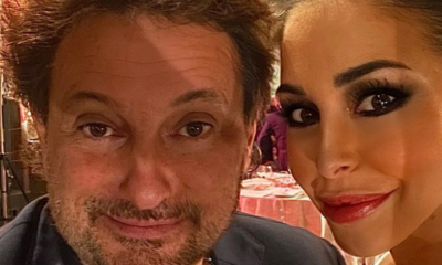 Leonardo Pieraccioni in un selfie con la compagna Teresa Magni