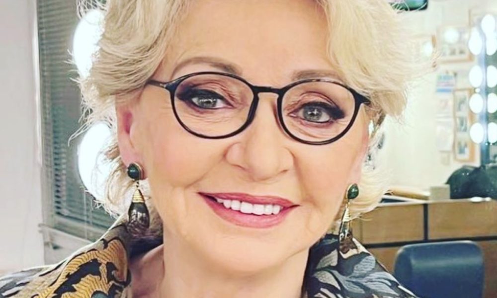 Enrica Bonaccorti Nuda Ma Non Lei L Influencer Dovr Pagare