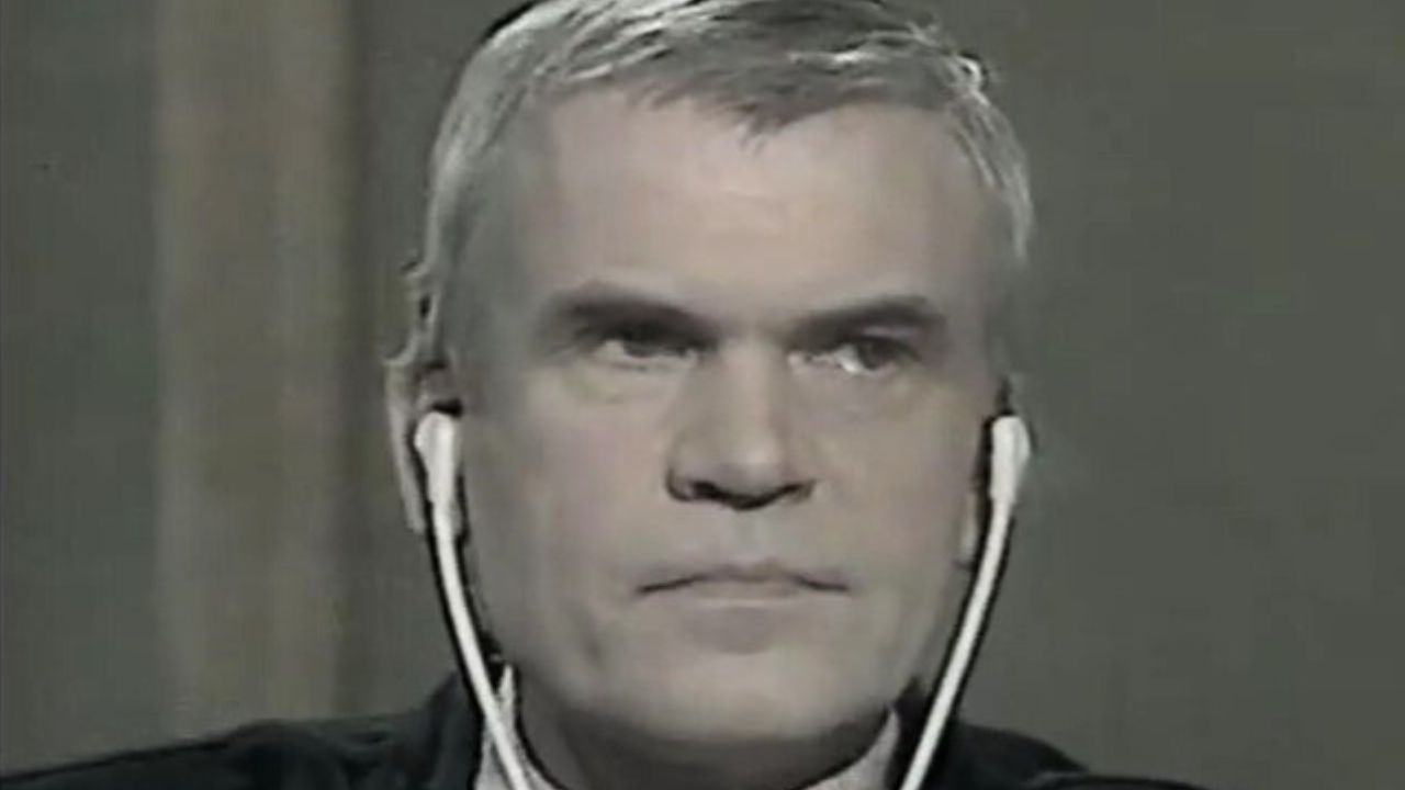 milan kundera morto