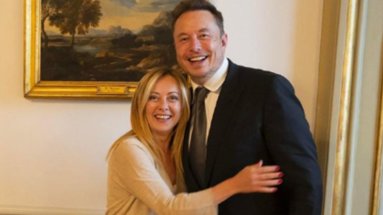 Elon Musk e Giorgia Meloni Atreju 2023