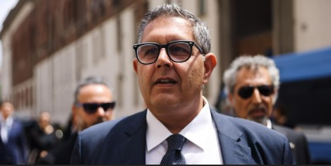 Giovanni Toti resterà agli arresti domiciliari